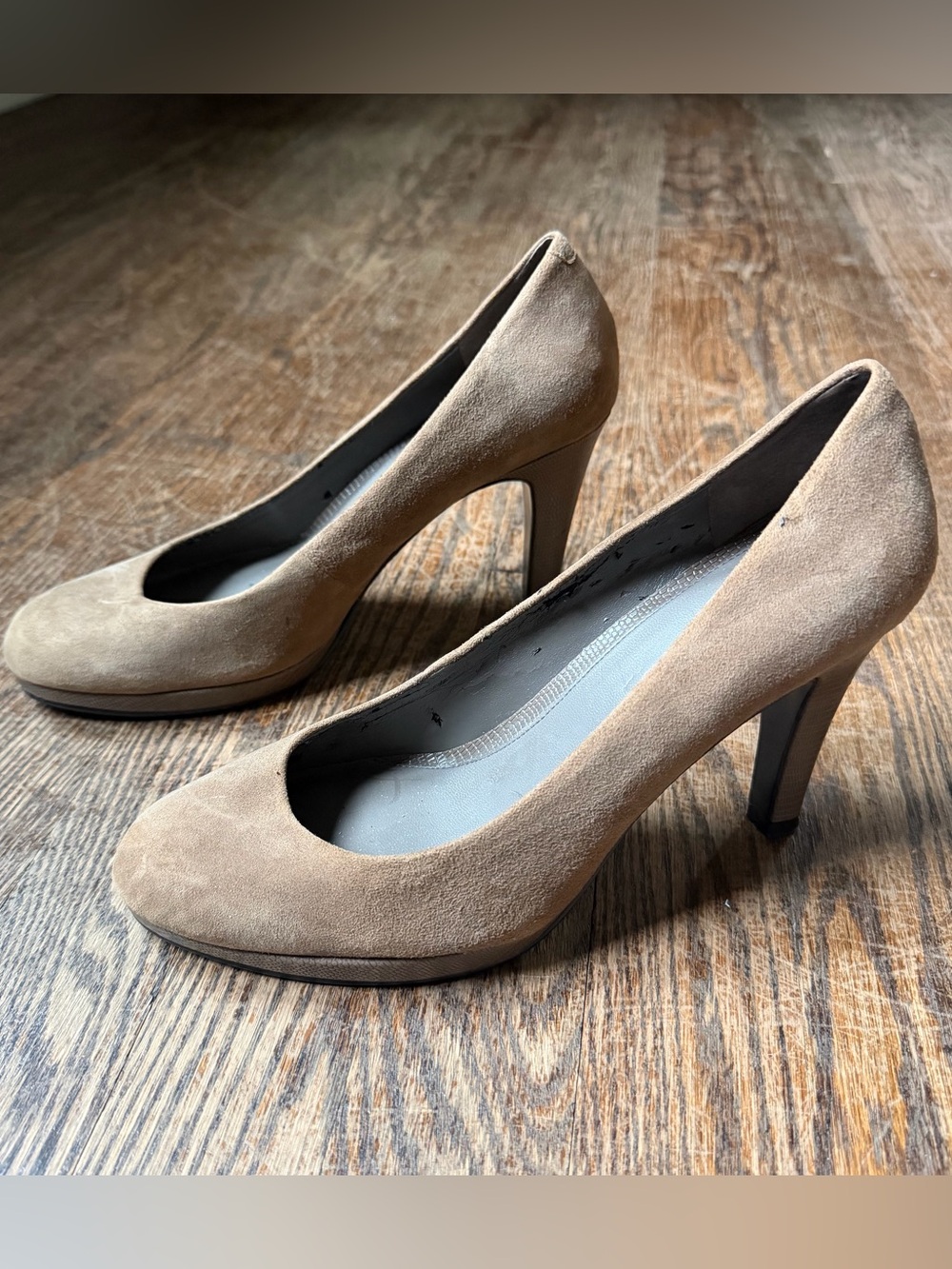 Bandolino Taupe Suede High Heel Pumps - 6.5